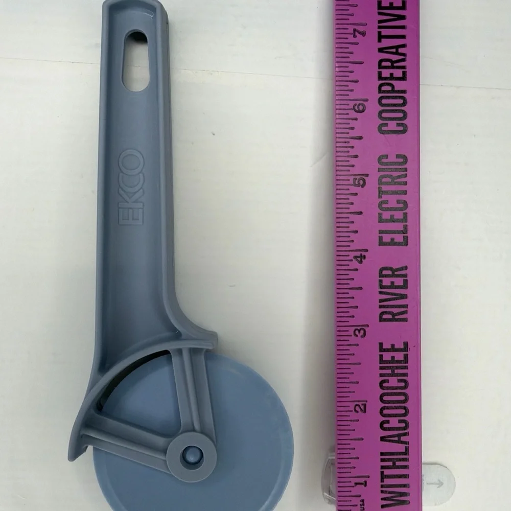 EKCO Blue Pizza Cutter